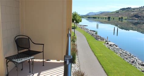 The Inn – Howards on the River.